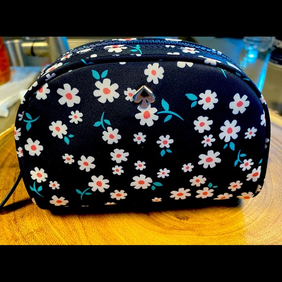 Kate spade small dome cosmetic bag - Picture 1 of 2